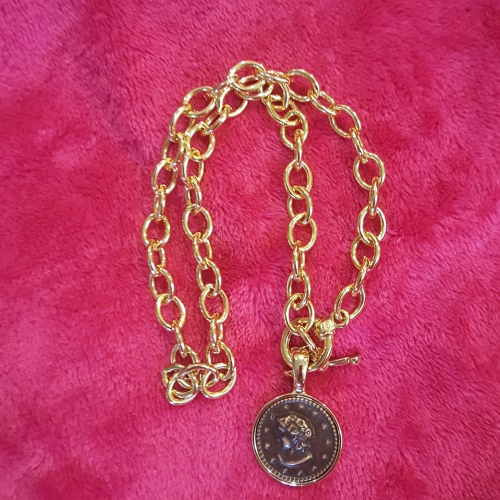 Beautiful Ashley Classics by Esposito Gold Neck Pe